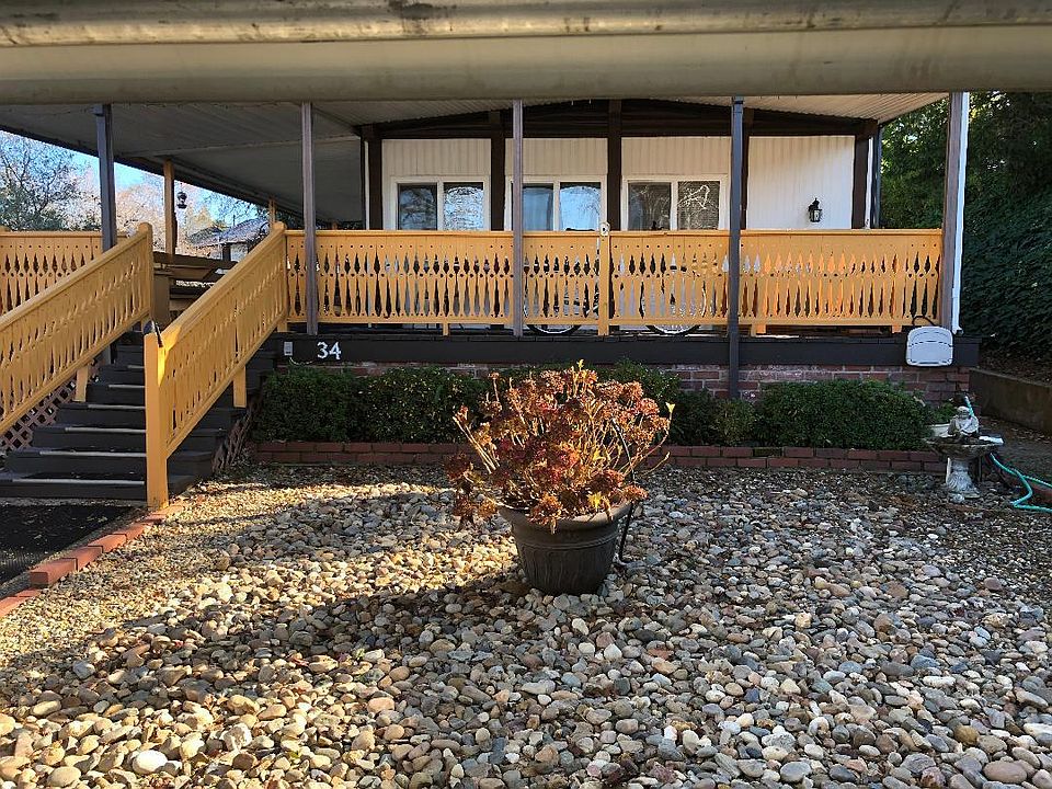 2nd image of 34 Via Verde