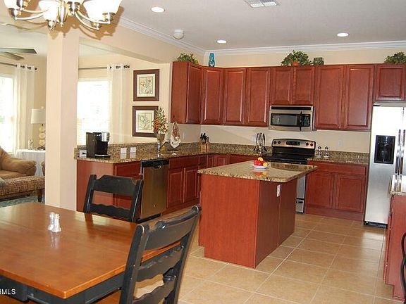 Gourmet kitchen with island