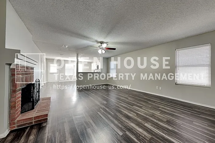 3 bed, 2.0 bath, 1647 sqft, $2,045 — Photo 3