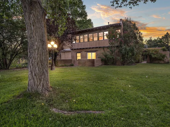 3 Dancing Horse Ln, Corrales, NM 87048