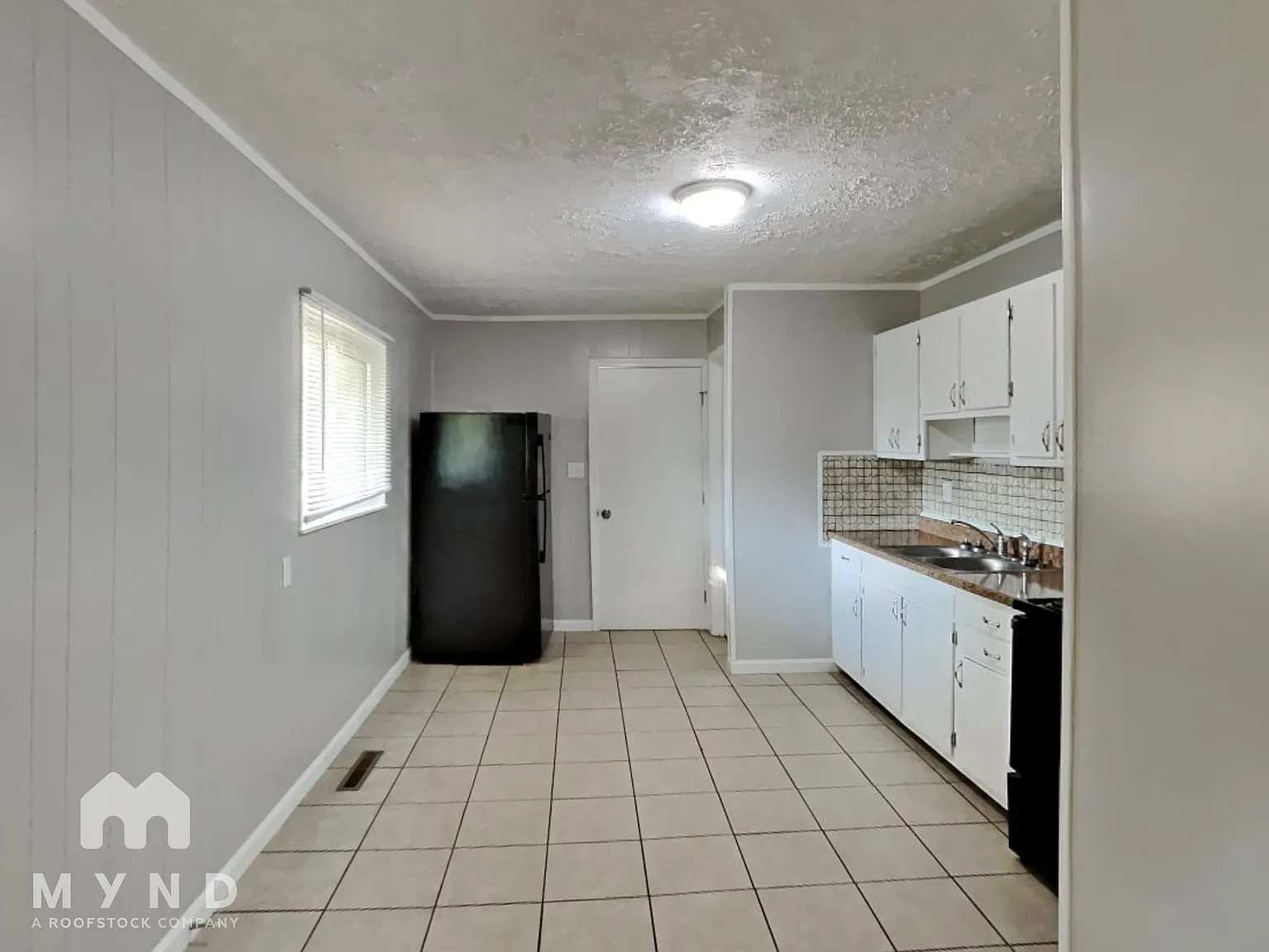 3 bed, 1.0 bath, 1134 sqft, $1,795 — Photo 3