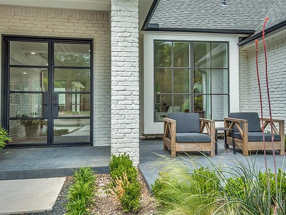4th image of 3553 Golfing Green Dr
