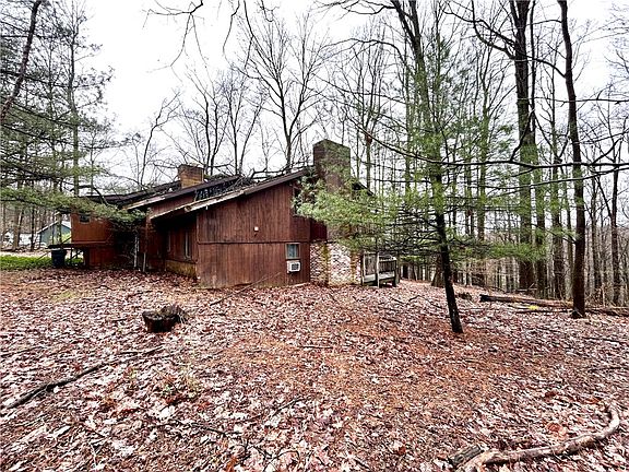 3rd image of 85 Hillcrest Dr