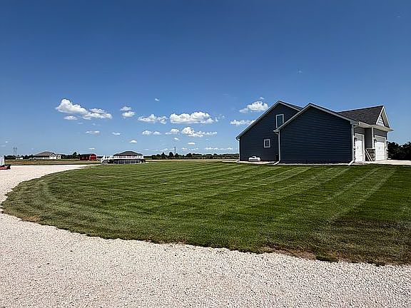 4th image of 16835 Center Place Rd