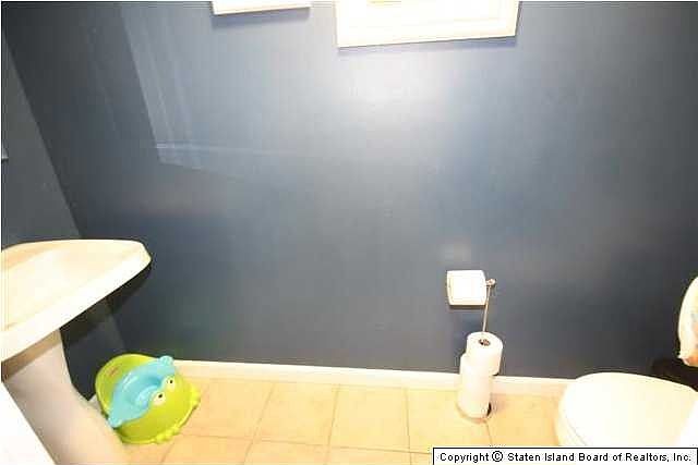 2nd image of 966 Clove Rd #D1d2