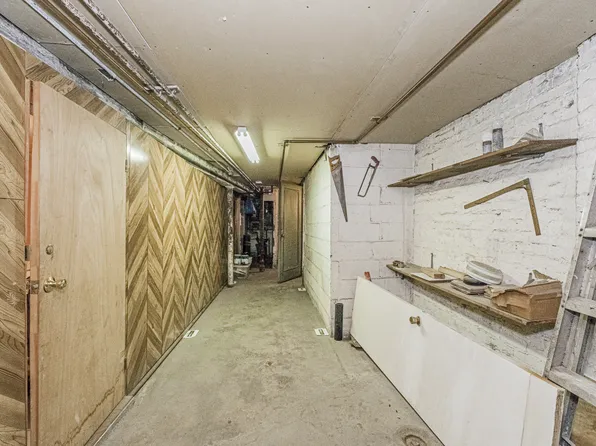 946 Bay Ridge Avenue image 7 of 8