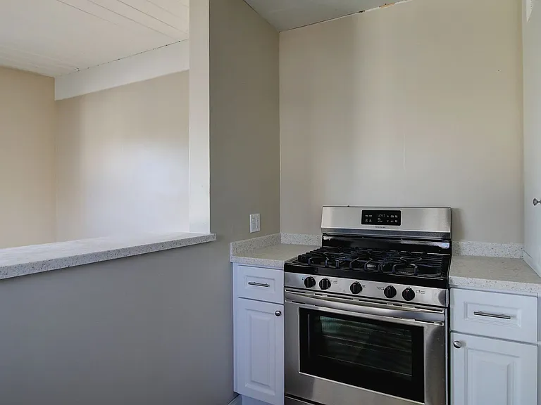 1114 Garden St — Photo 14