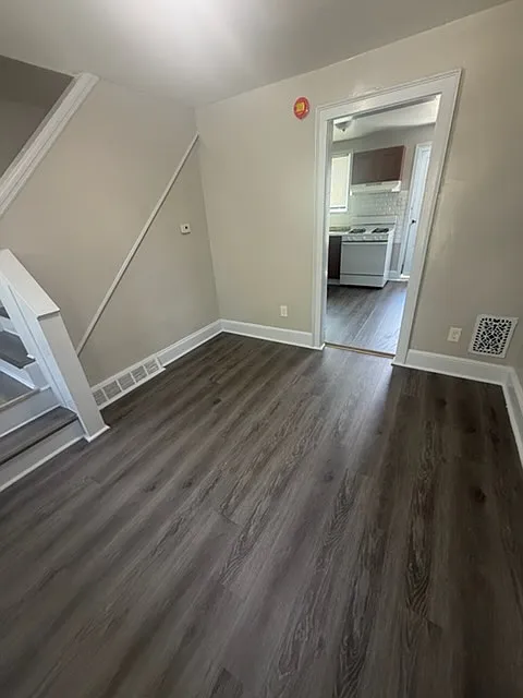 1090 S Commons Rd (Fairview) — Photo 3