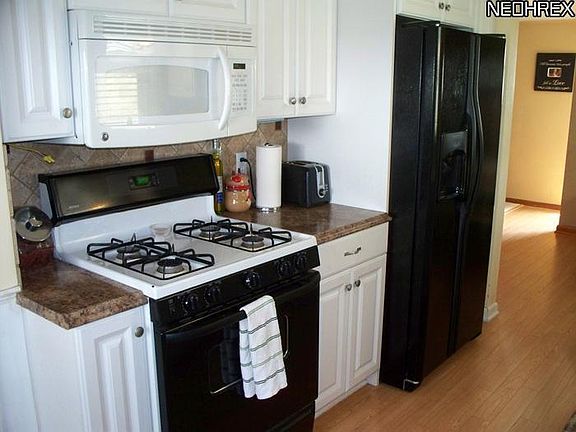 5th image of 724 E 315th St