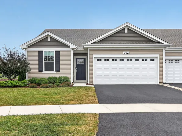 912 Homerton Blvd, North Aurora, IL 60542