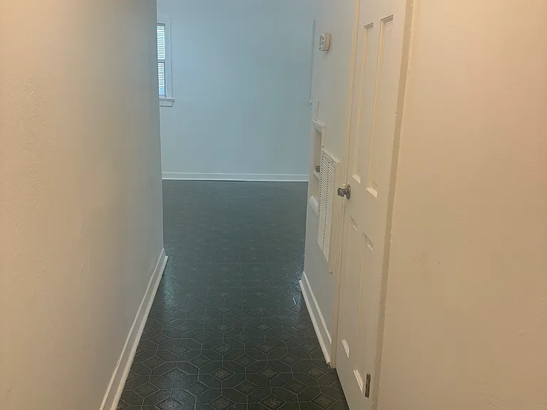 1301 S Park Ave — Photo 5