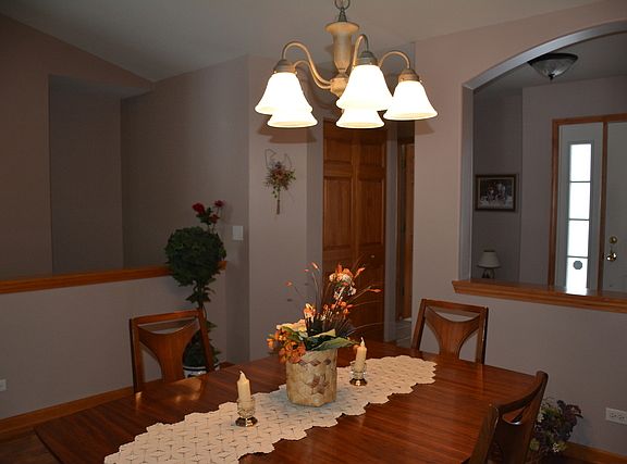 3rd image of 1233 Shagbark Ct