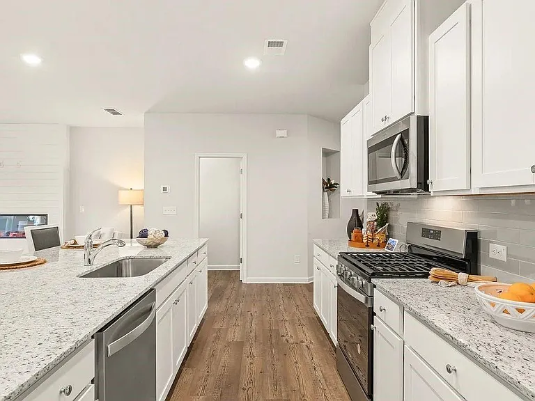 660 Point Place Dr — Photo 7