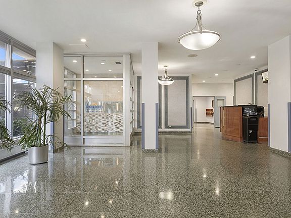 2nd image of 2932 W 5th St APT 8F