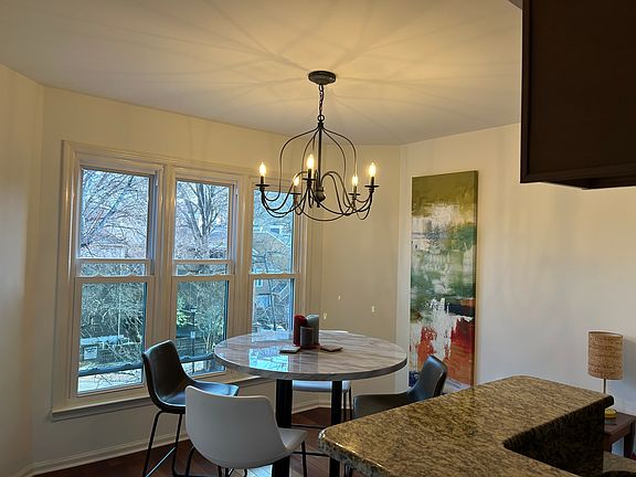 5th image of 427 W 8th St APT 101