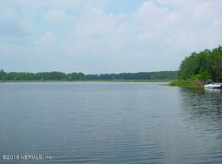 183 Arrowhead Point Rd, Hawthorne, FL 32640