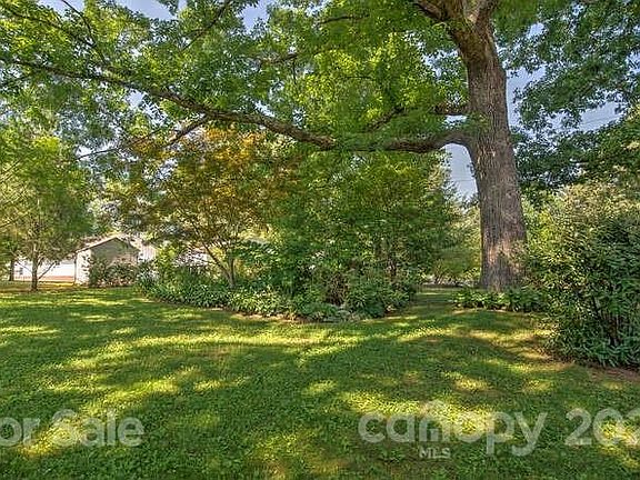 4th image of 120 Parsonage Dr