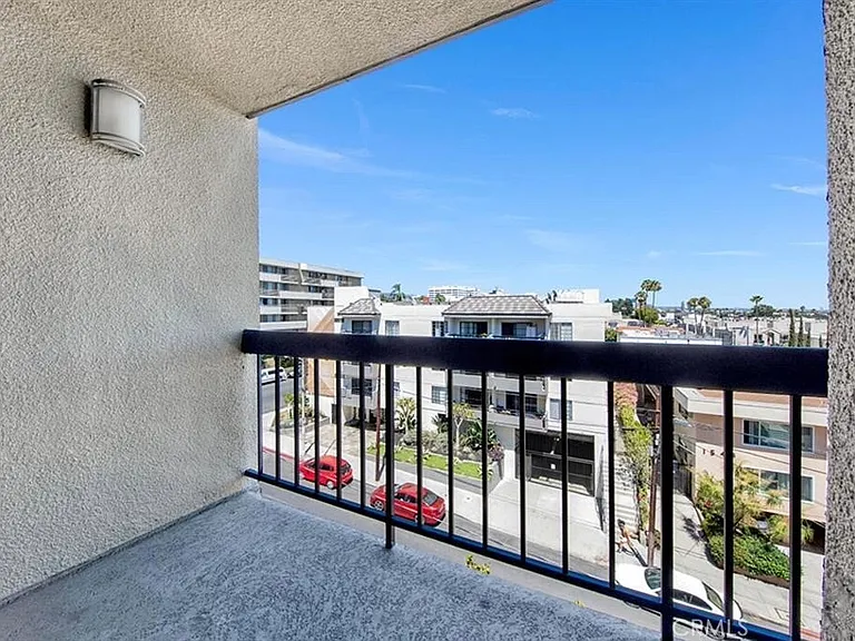 7320 Hawthorn Ave #318 — Photo 4