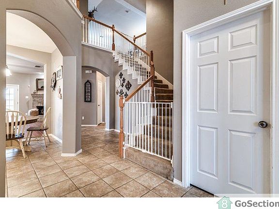 2nd image of 14520 Richmond Cir