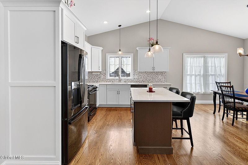 5th image of 11 Westfall Court