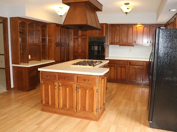 2nd image of 1371 Westwood Dr