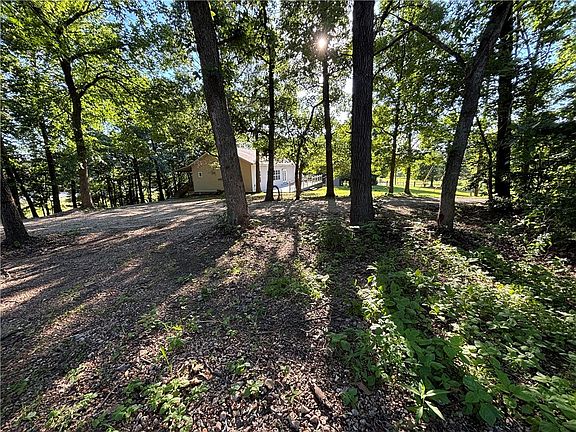 3rd image of 15282 Burgin Valley Rd