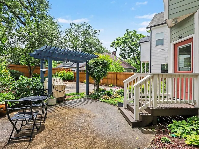 524 Broyles St SE — Photo 7