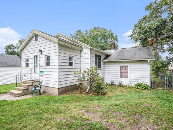 109 W 5th St, Buchanan, MI 49107