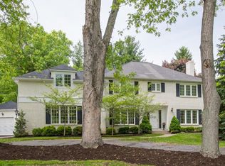 2768 Edgewood Rd, Columbus, OH 43220