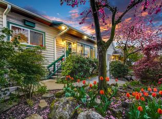 725 N 77th St, Seattle, WA 98103