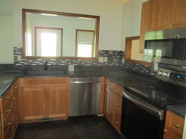 2414 Waterville Dr — Photo 5