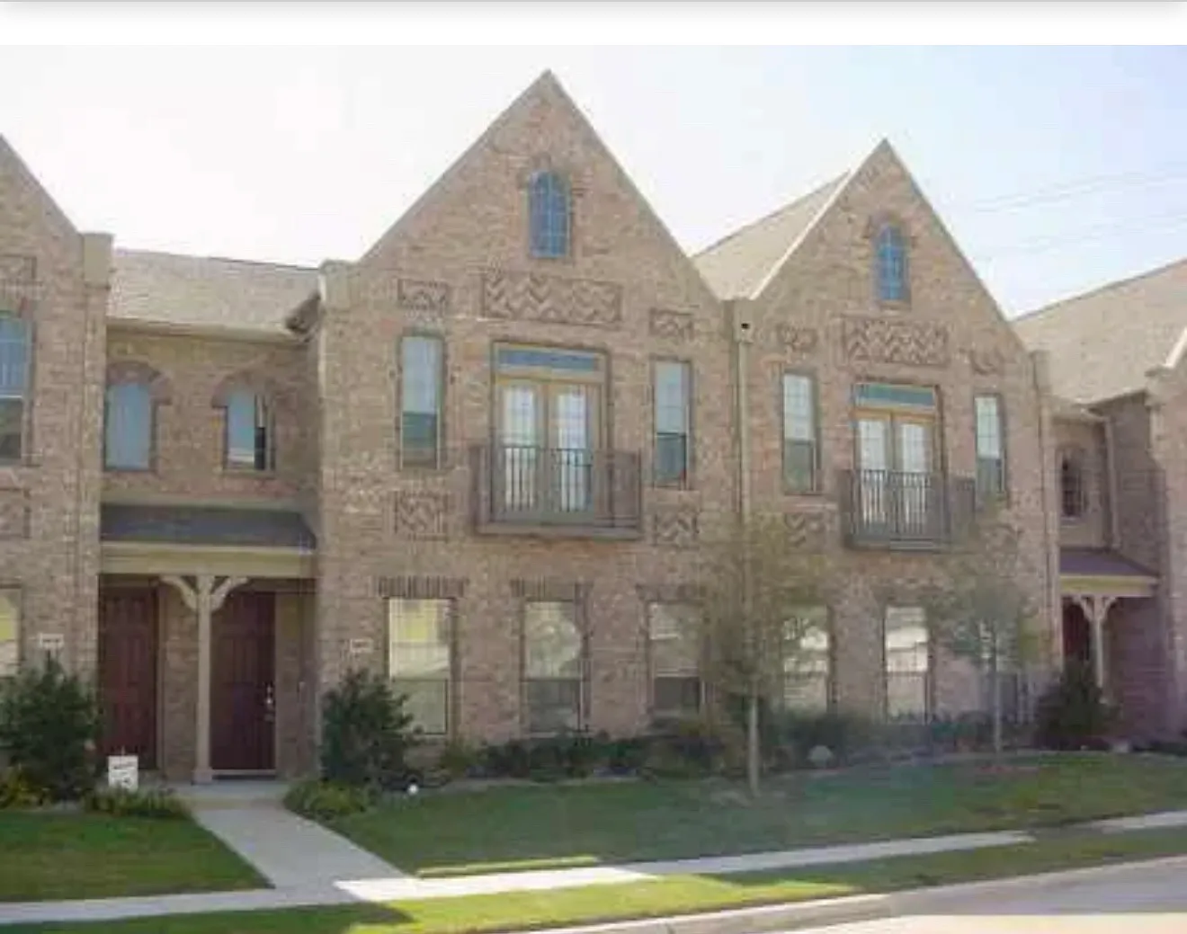 2 bed, 2.5 bath, 1597 sqft, $2,200 — Photo 1