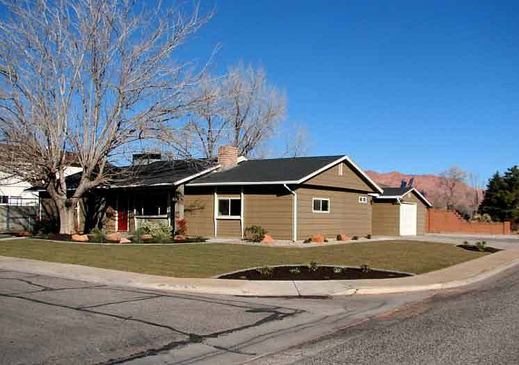 1st image of 2422 W El Vista Dr