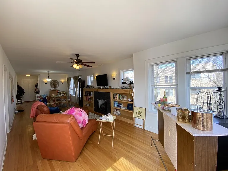 4435-37 W Gunnison St #3E — Photo 9