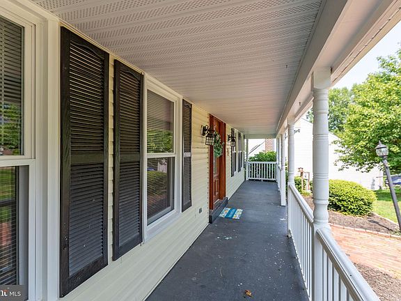 5th image of 5 Ballantrae Ct