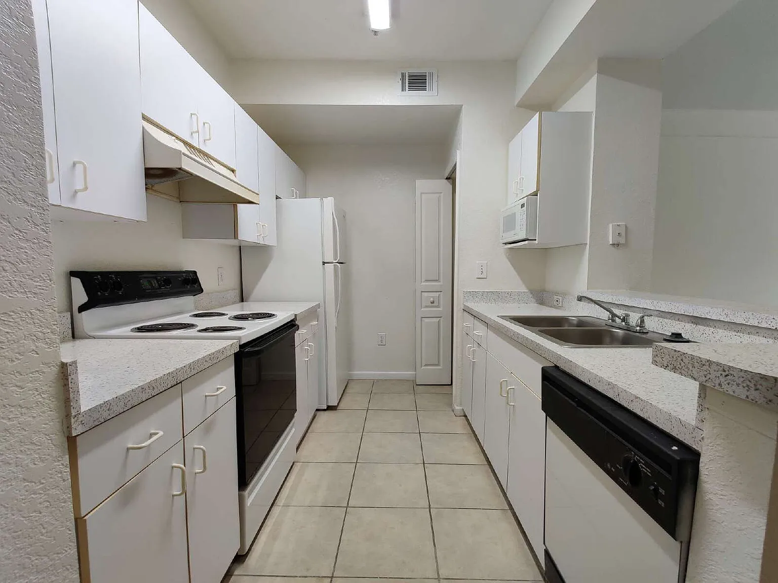 17104 Carrington Park Dr Unit #519, Tampa, FL 33647 — Photo 3
