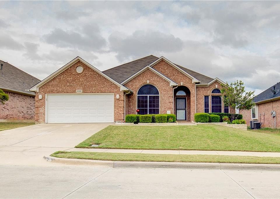 1st image of 8700 Shadow Trace Dr