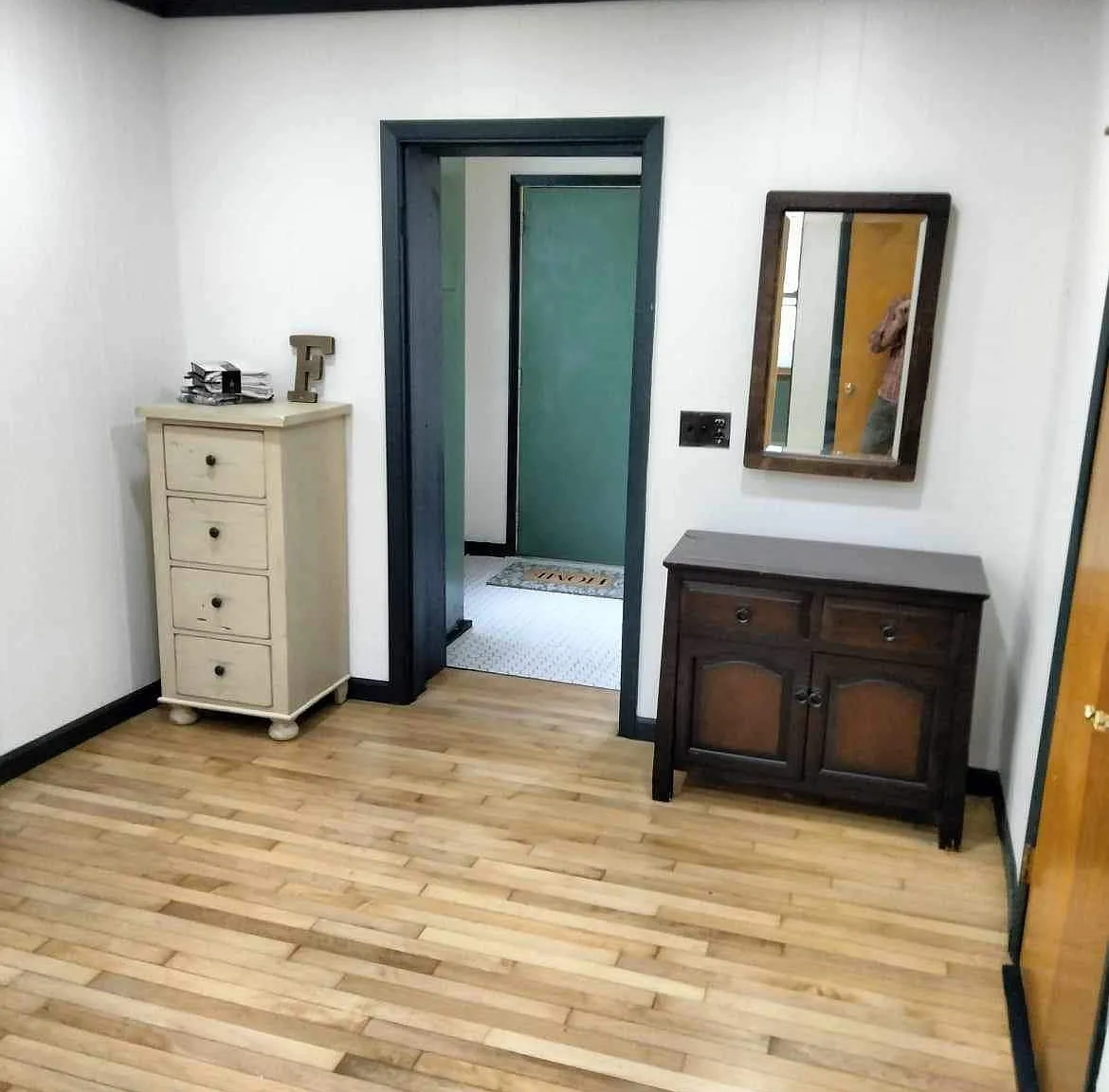 Charming 5+2 Home with Modern Updates. — Photo 3