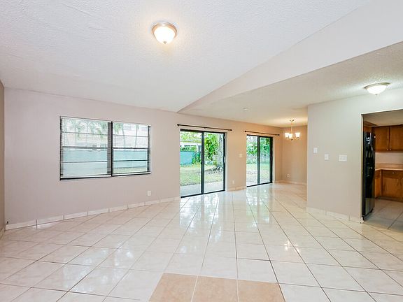 5th image of 10610 La Placida Dr