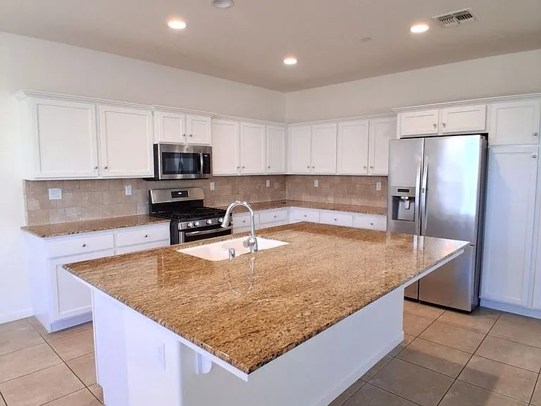 3813 Griffith Ave — Photo 3
