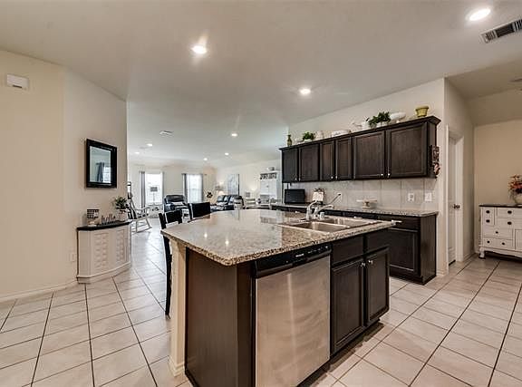 4th image of 2409 Anton Dr
