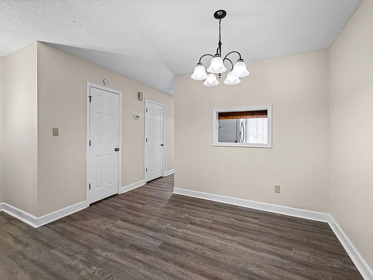 5918 King Charles Ct — Photo 12