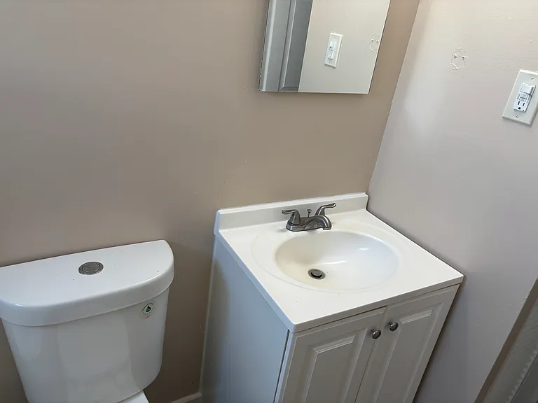 1354 Buckingham Ave — Photo 8