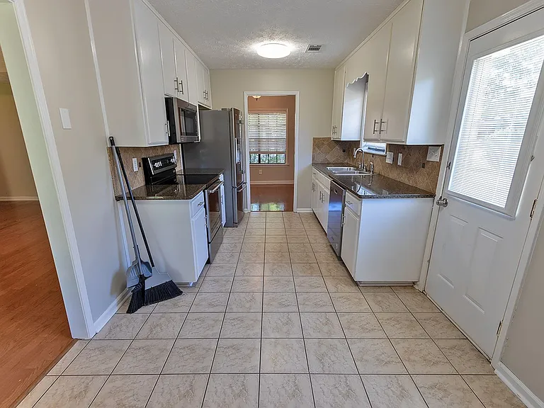7125 Breckenridge Dr — Photo 8