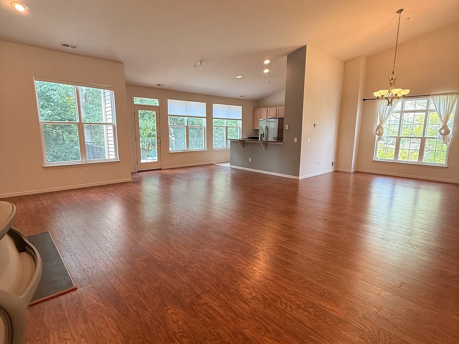 2 bed, 2.5 bath, 2179 sqft, $3,150 — Photo 3