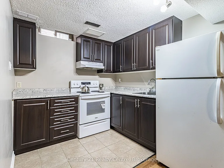 34 Niagara Pl #BASEMENT — Photo 5