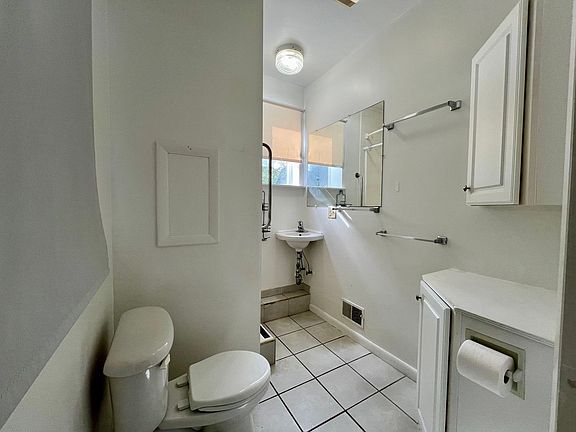 4th image of 210 N Church St #A