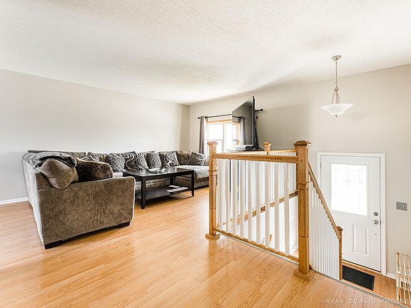2nd image of 1686 Paul Ave