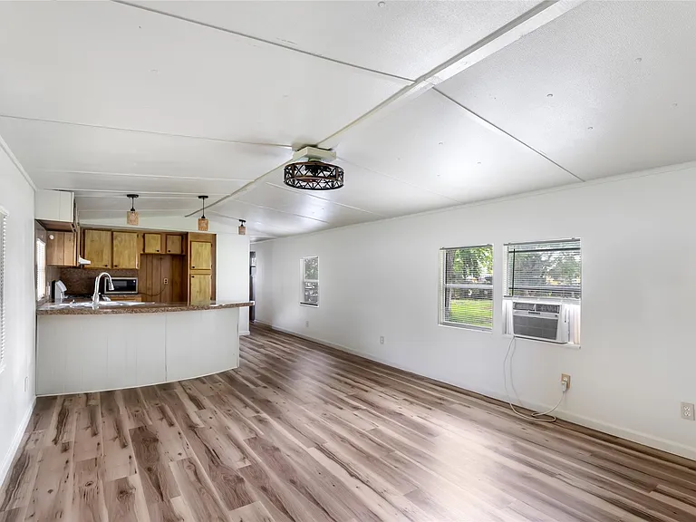 204 1/2 Kerry Rd — Photo 7