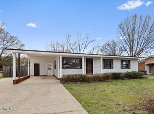 742 Newport Rd, Fayetteville, NC 28314